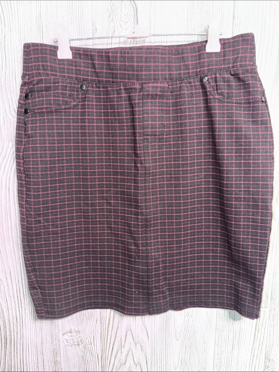 Liverpool Jeans Company Dresses & Skirts - Liverpool Jeans Company Brick Red and Black Plaid Pencil Skirt
